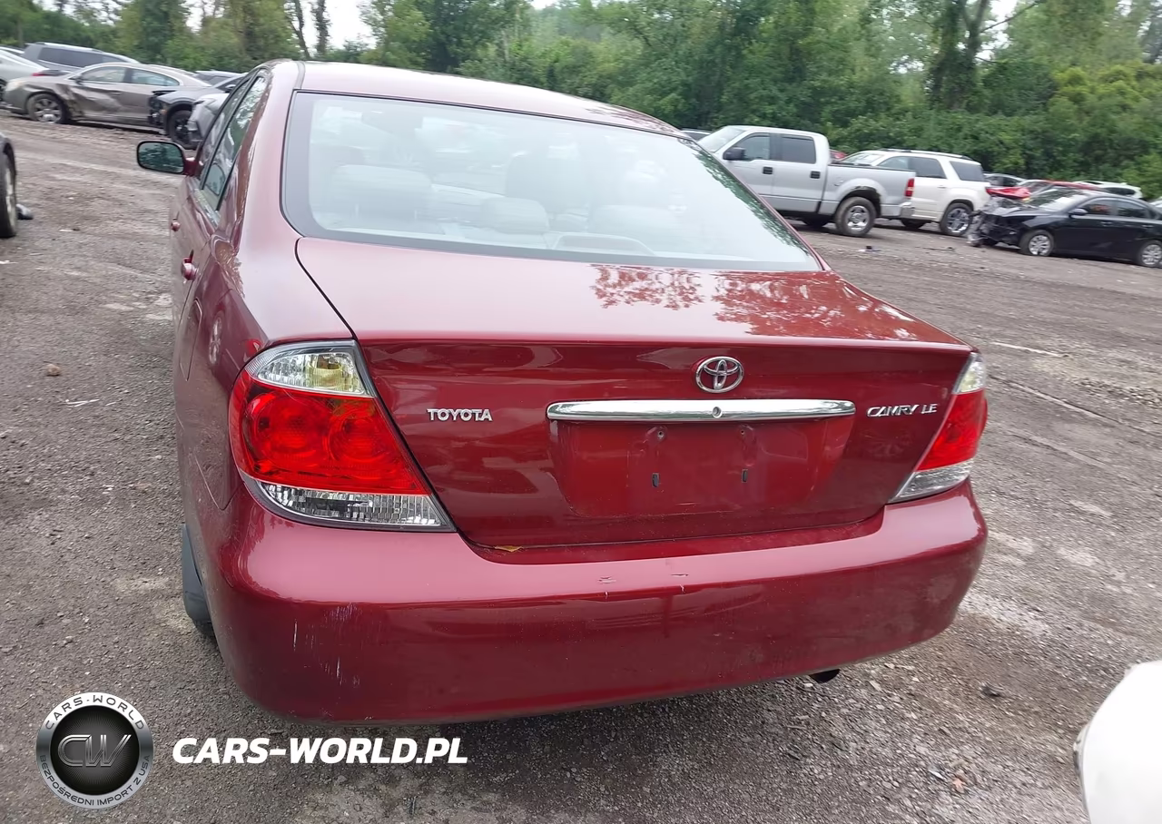 2005 Toyota Camry Le VIN:4T1BE32KX5U012954 - 16