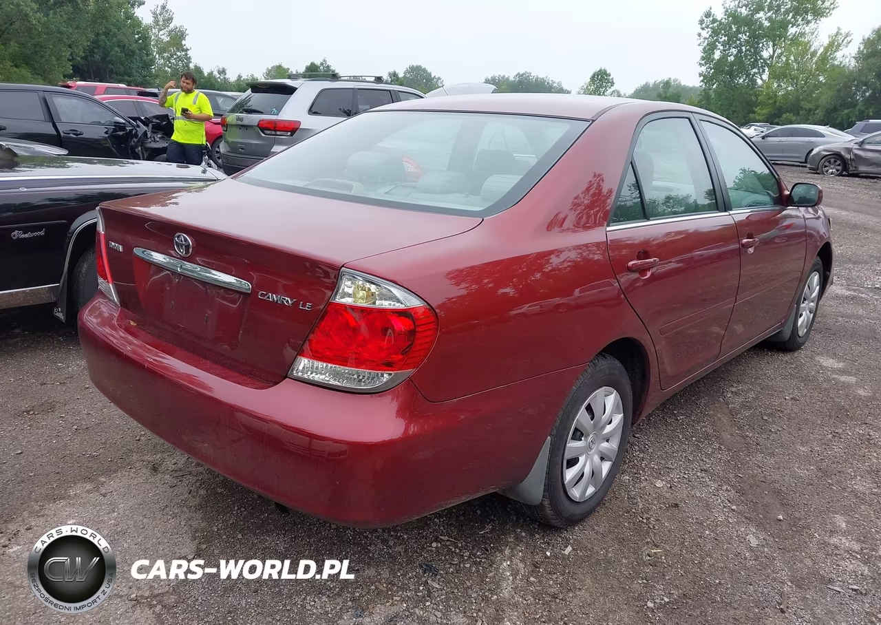 2005 Toyota Camry Le VIN:4T1BE32KX5U012954 - 4