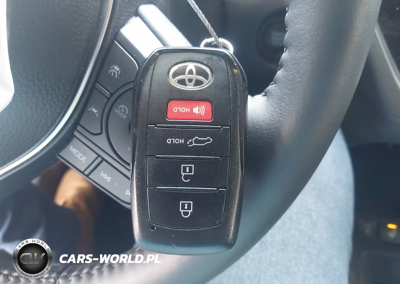 2026 Toyota Corolla Cross Xle VIN:7MUDAABGXTV158092 - 11