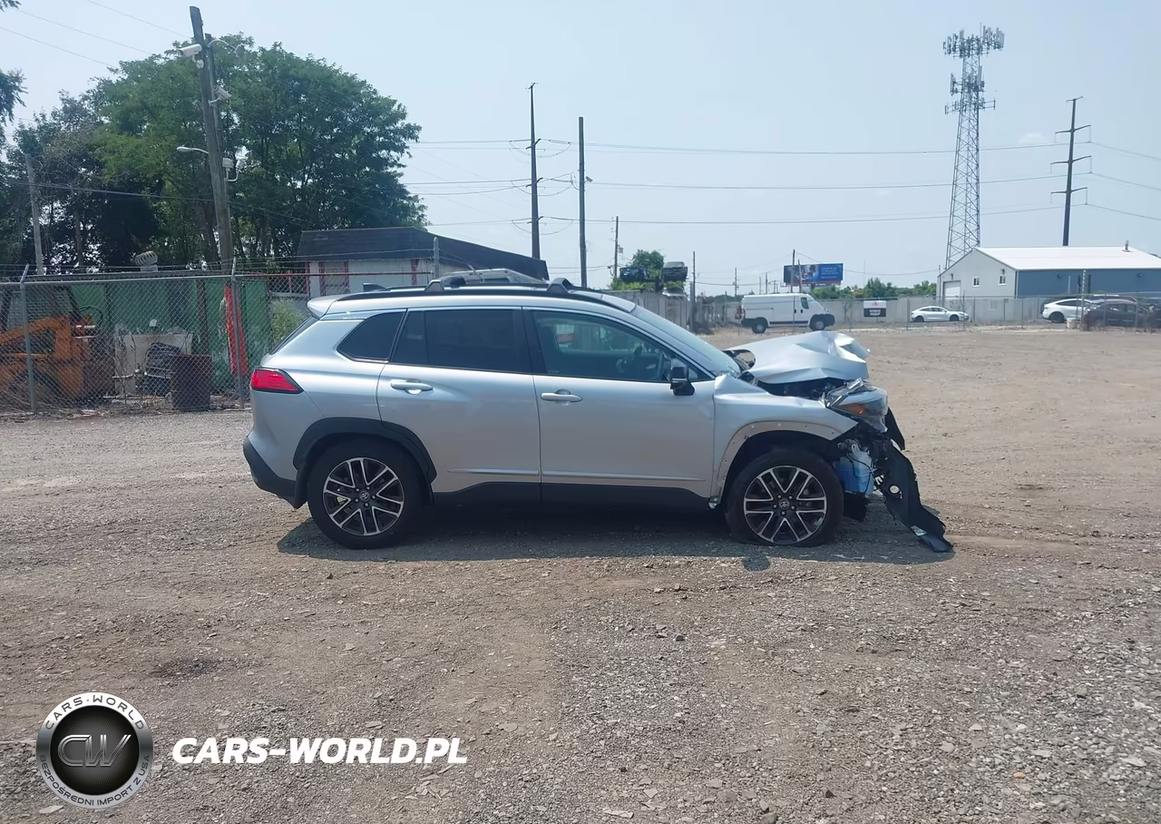 2026 Toyota Corolla Cross Xle VIN:7MUDAABGXTV158092 - 13