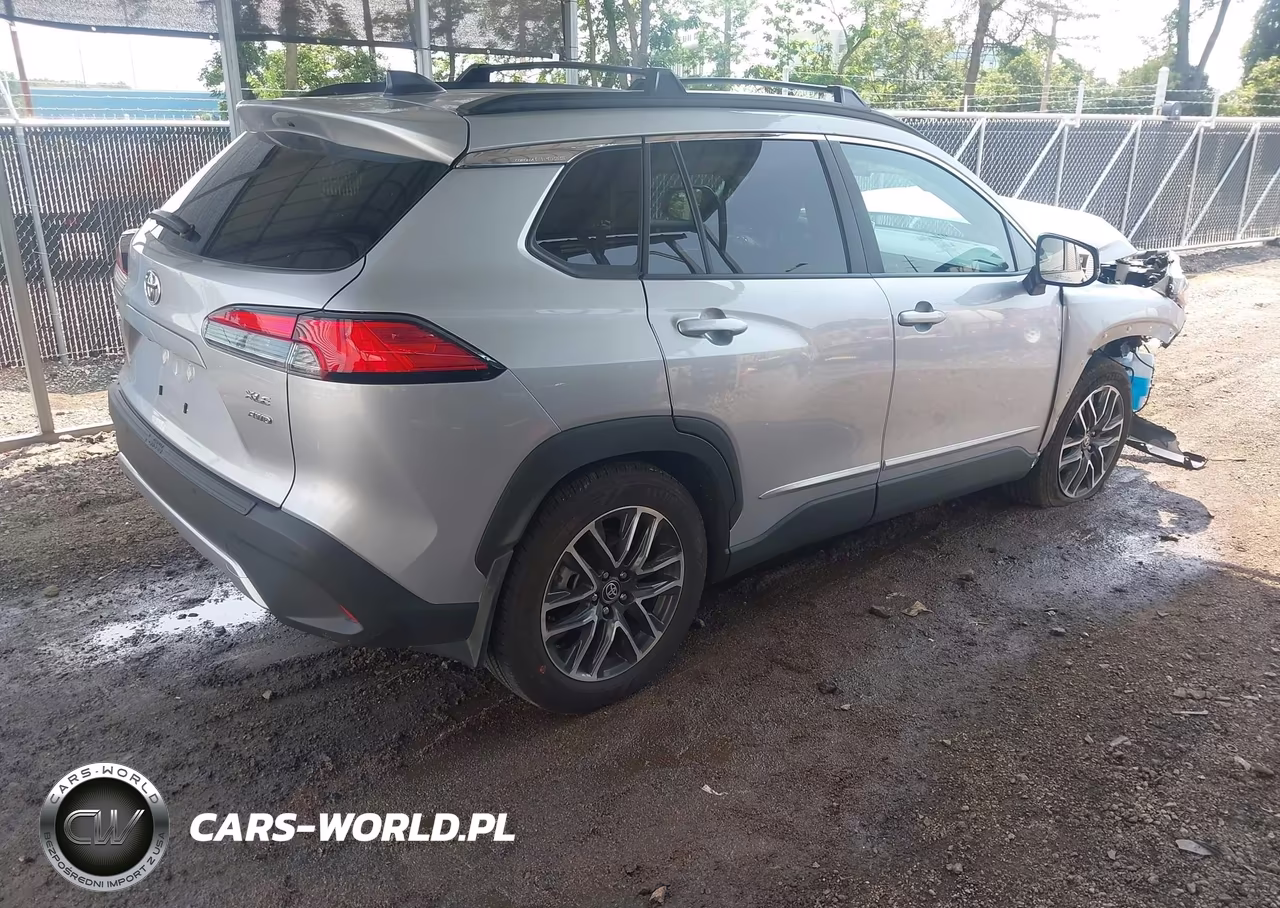 2026 Toyota Corolla Cross Xle VIN:7MUDAABGXTV158092 - 4