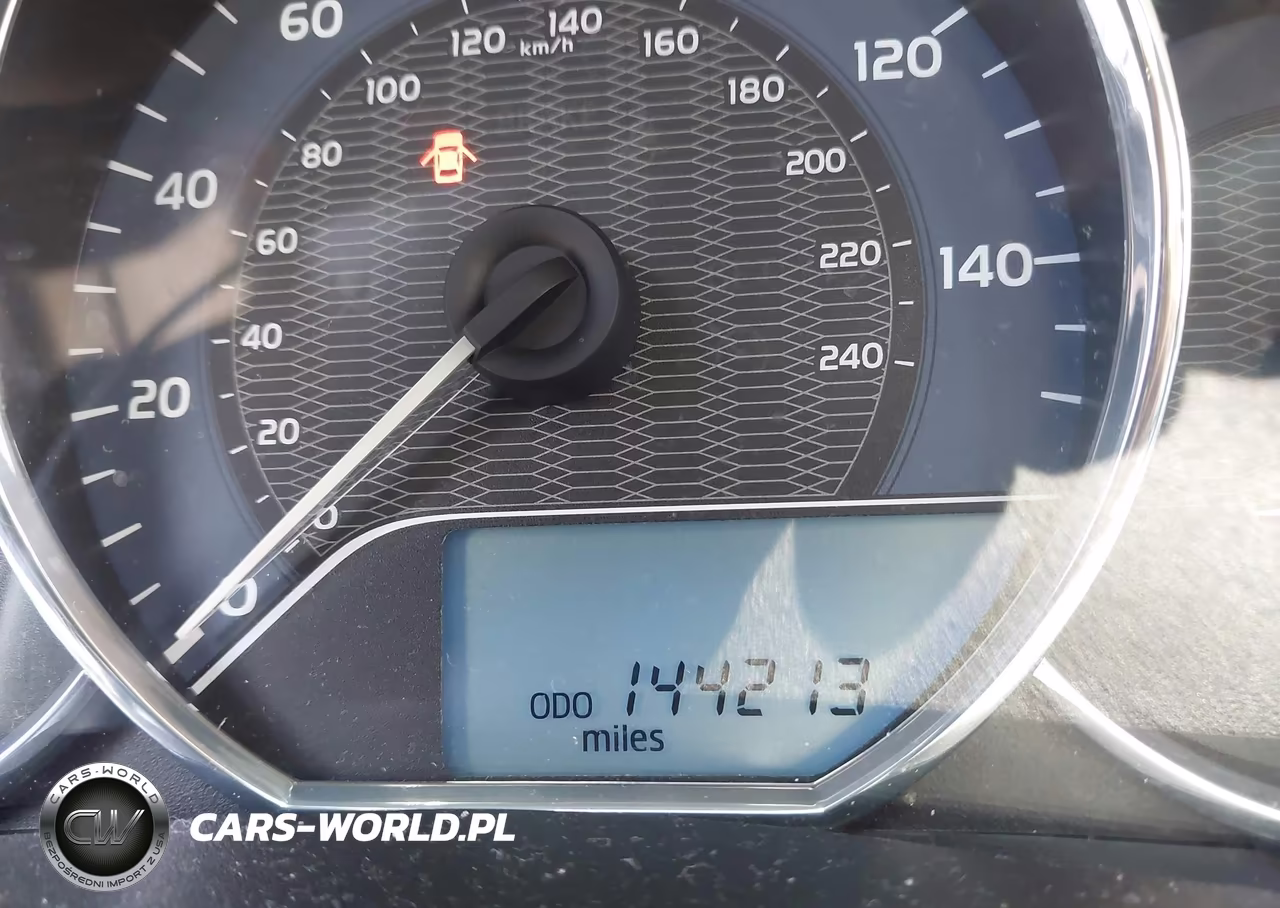 2015 Toyota Corolla L VIN:2T1BURHE3FC394335 - 15