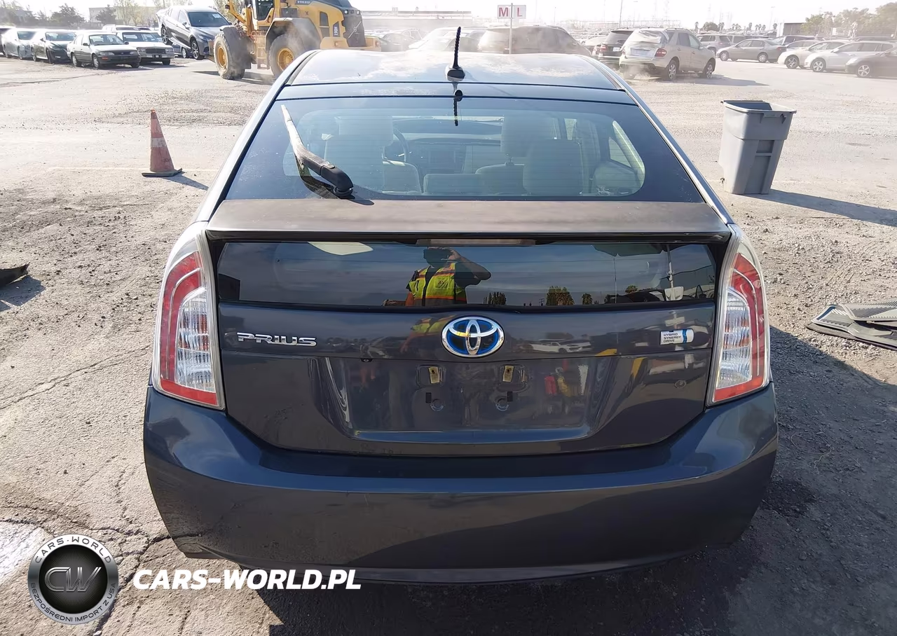 2013 Toyota Prius Three VIN:JTDKN3DU3D1724273 - 16