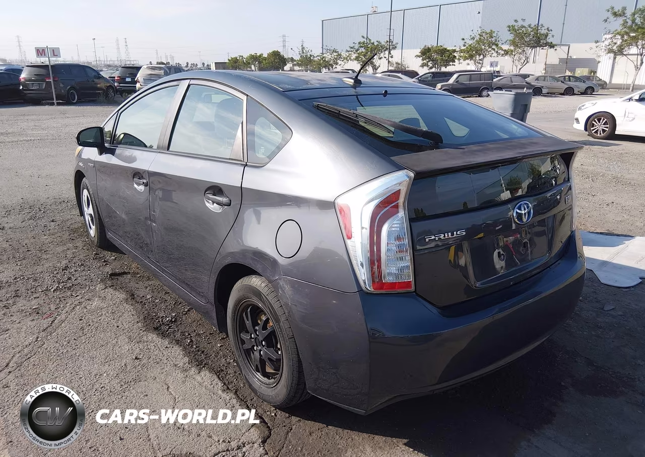 2013 Toyota Prius Three VIN:JTDKN3DU3D1724273 - 3