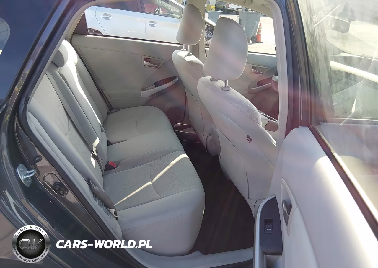 2013 Toyota Prius Three VIN:JTDKN3DU3D1724273 - 8