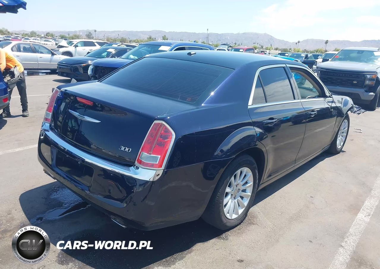 2012 Chrysler 300 VIN:2C3CCAAG9CH233546 - 4