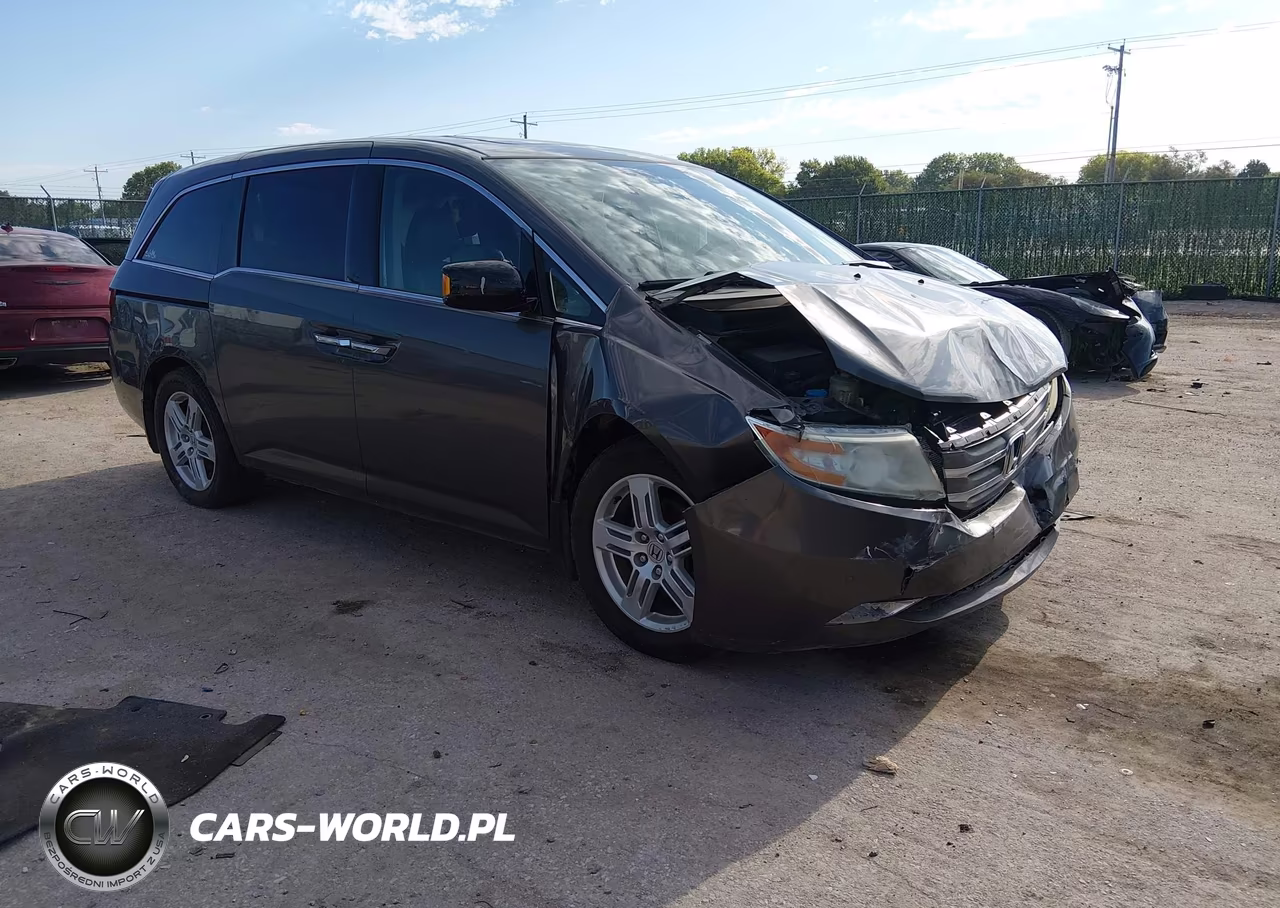 2013 Honda Odyssey Touring-Touring Elite