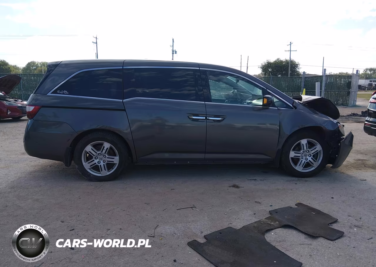 2013 Honda Odyssey Touring-Touring Elite VIN:5FNRL5H90DB092037 - 13