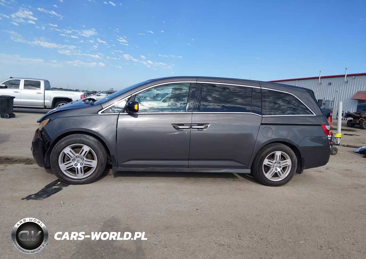 2013 Honda Odyssey Touring-Touring Elite VIN:5FNRL5H90DB092037 - 14