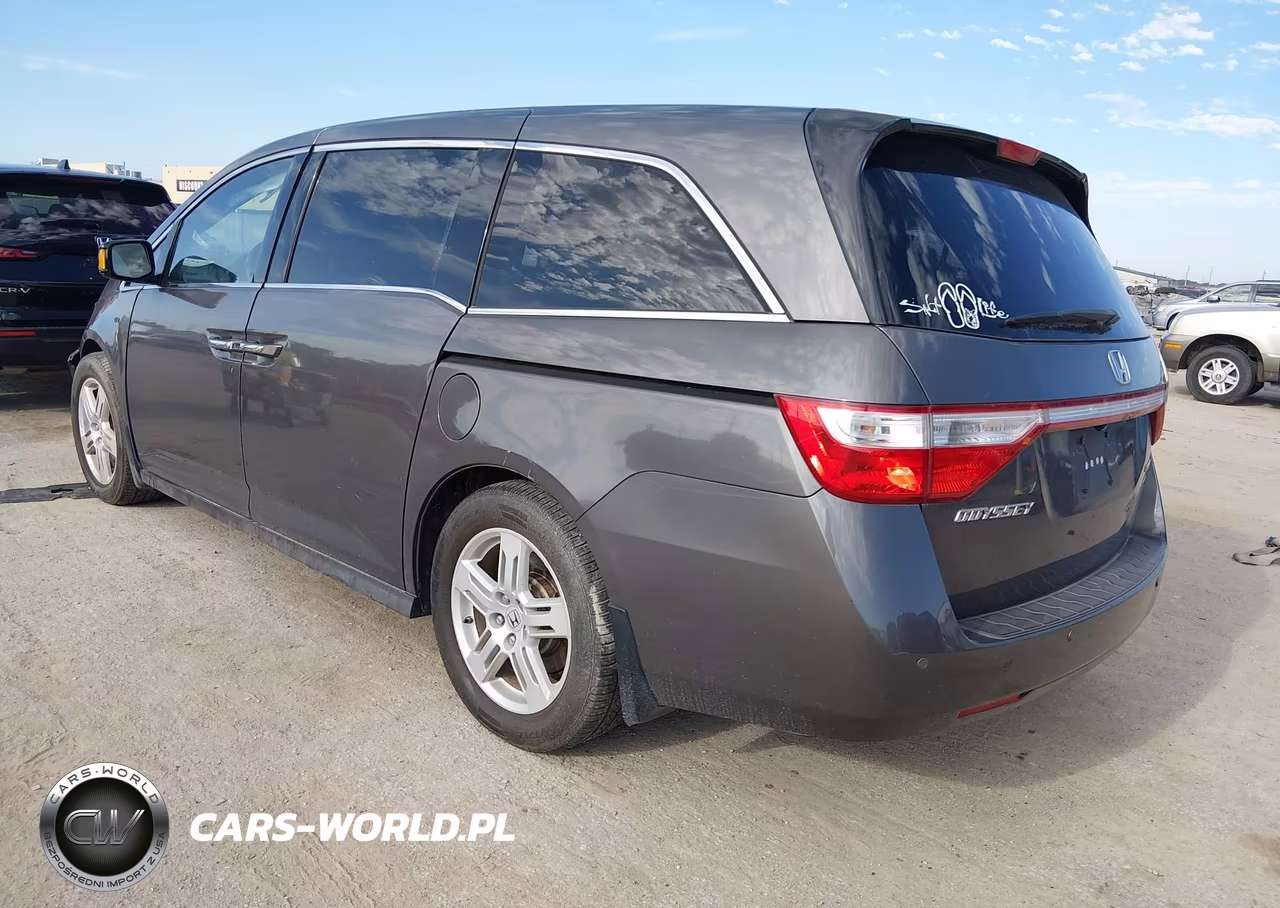 2013 Honda Odyssey Touring-Touring Elite VIN:5FNRL5H90DB092037 - 3