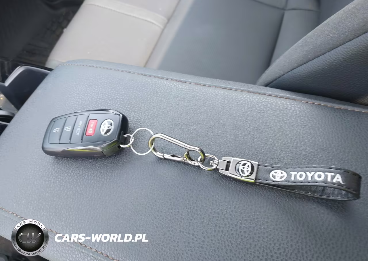 2026 Toyota Camry Xle VIN:4T1DAACK1TU765437 - 11