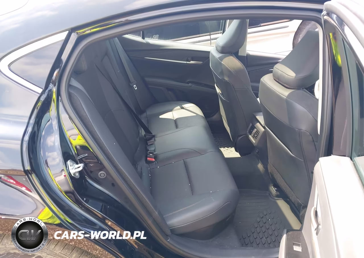 2026 Toyota Camry Xle VIN:4T1DAACK1TU765437 - 8