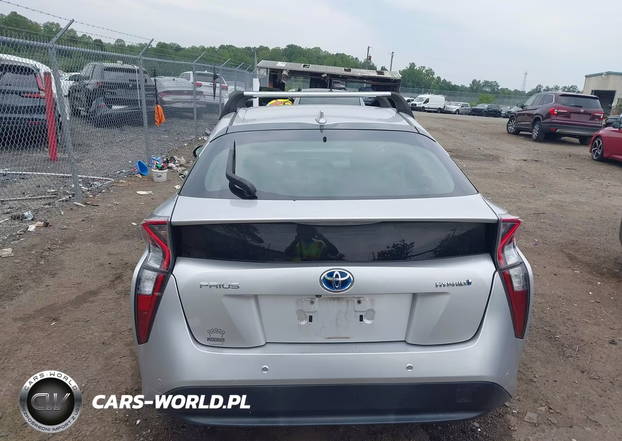 2018 Toyota Prius Four VIN:JTDKARFU9J3064851 - 16