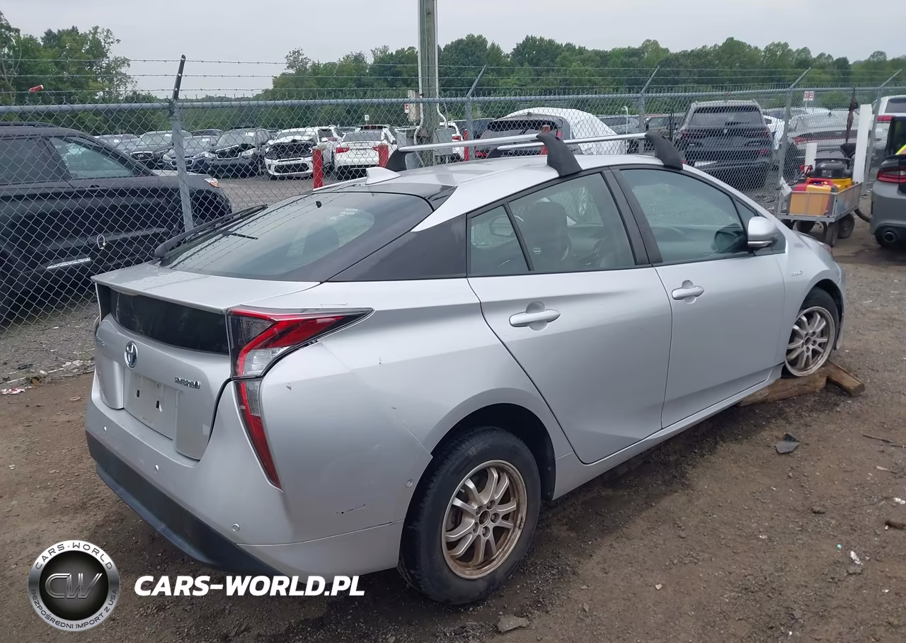2018 Toyota Prius Four VIN:JTDKARFU9J3064851 - 4