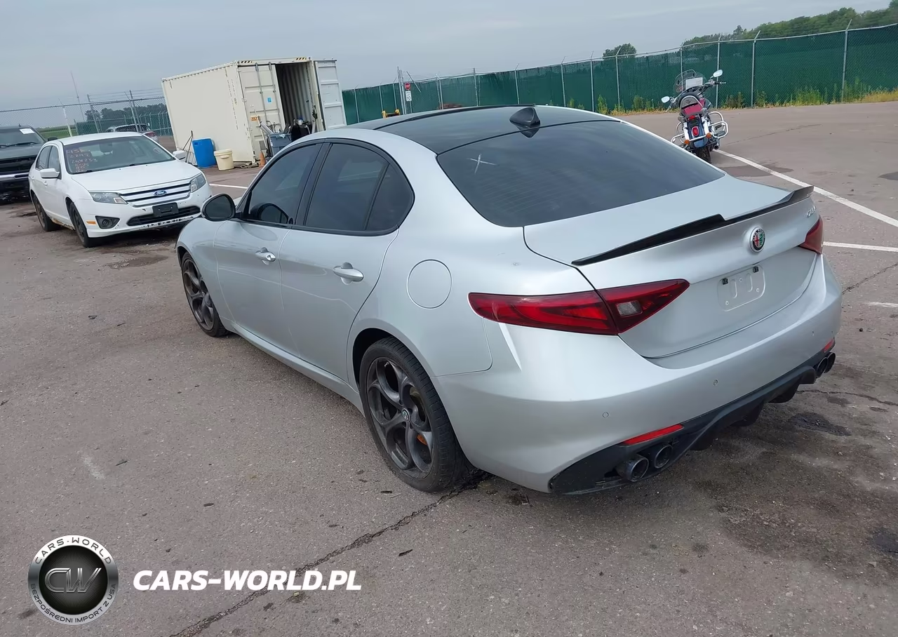 2018 Alfa Romeo Giulia Ti Sport Rwd VIN:ZARFAECN2J7568146 - 3