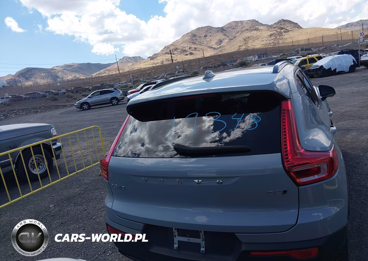 2024 Volvo Xc40 B5 Plus Dark Theme VIN:YV4L12UL7R2292089 - 19