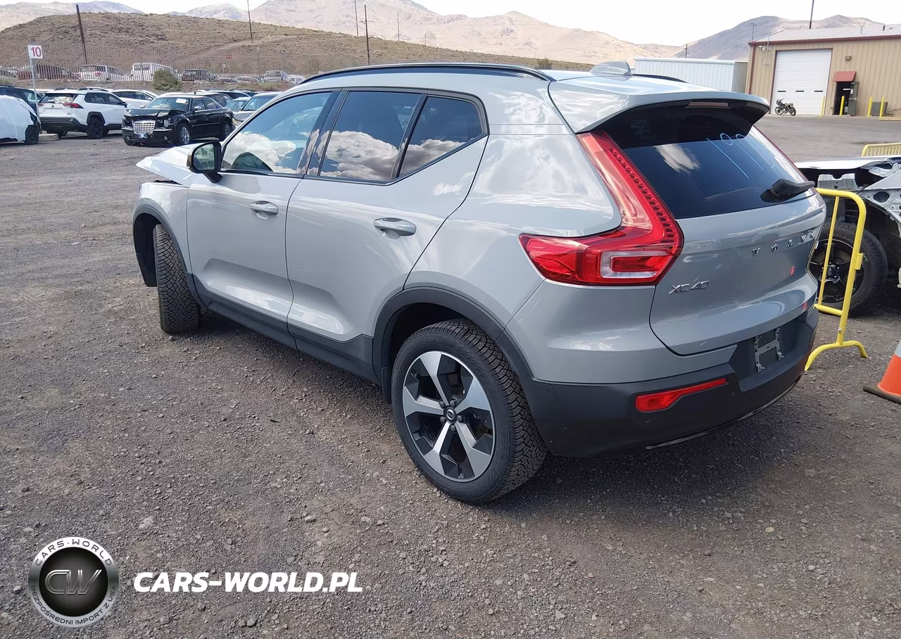 2024 Volvo Xc40 B5 Plus Dark Theme VIN:YV4L12UL7R2292089 - 3