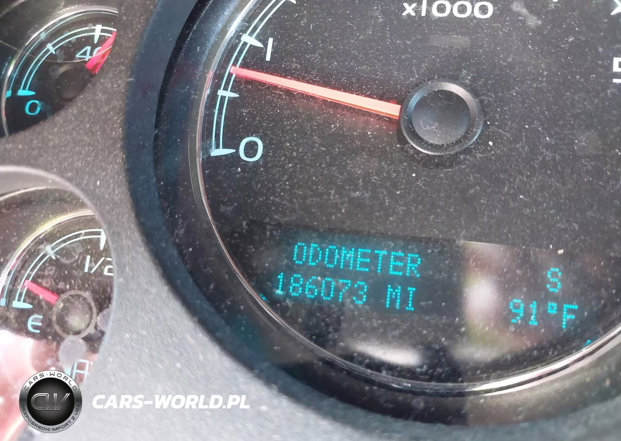 2013 Chevrolet Suburban Lt VIN:1GNSKJE79DR220986 - 15