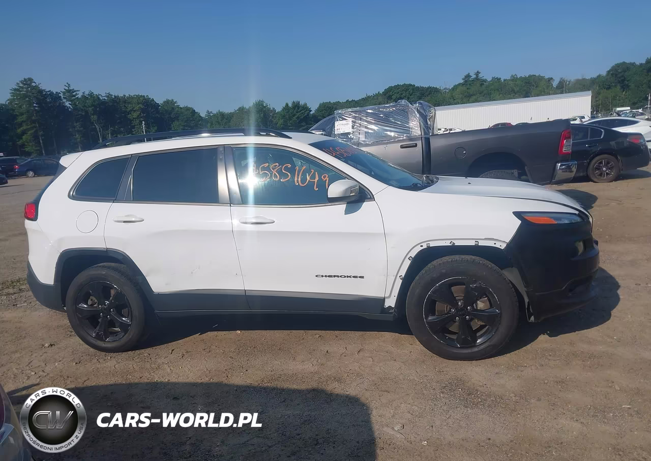 2018 Jeep Cherokee Latitude 4X4 VIN:1C4PJMCX7JD507029 - 13