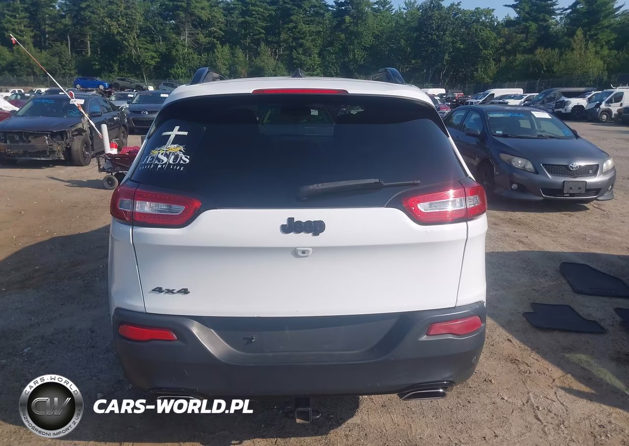 2018 Jeep Cherokee Latitude 4X4 VIN:1C4PJMCX7JD507029 - 16