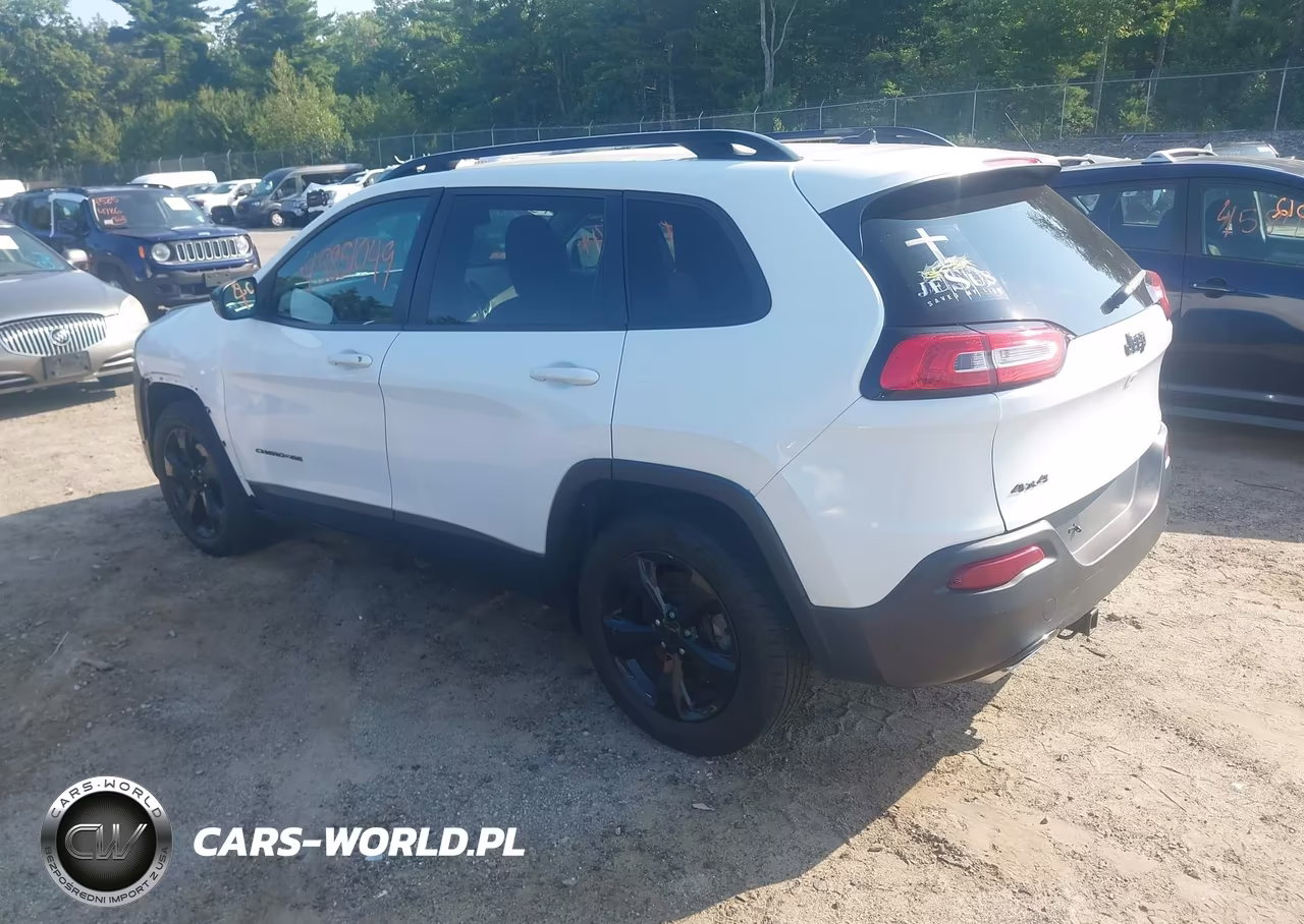 2018 Jeep Cherokee Latitude 4X4 VIN:1C4PJMCX7JD507029 - 3