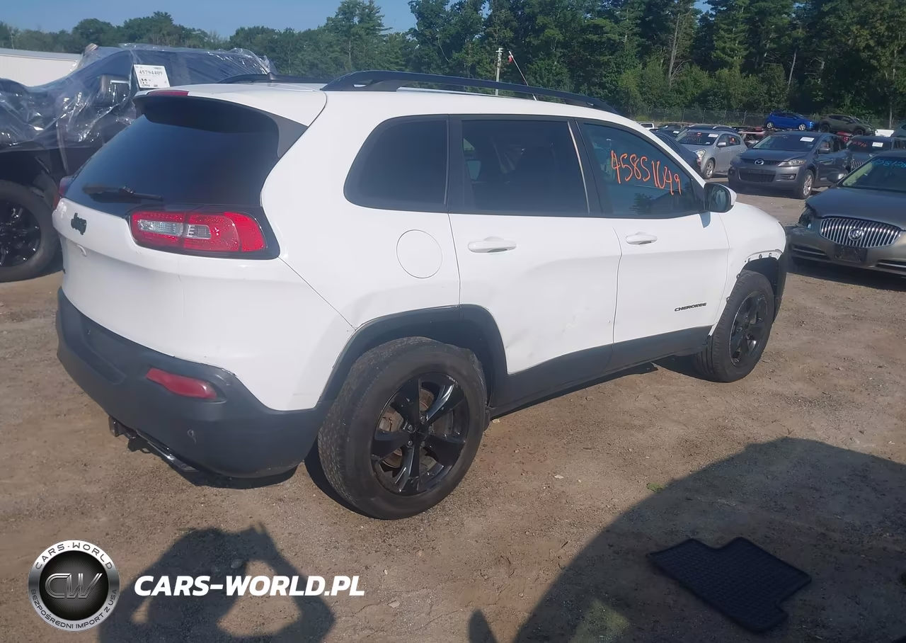 2018 Jeep Cherokee Latitude 4X4 VIN:1C4PJMCX7JD507029 - 4