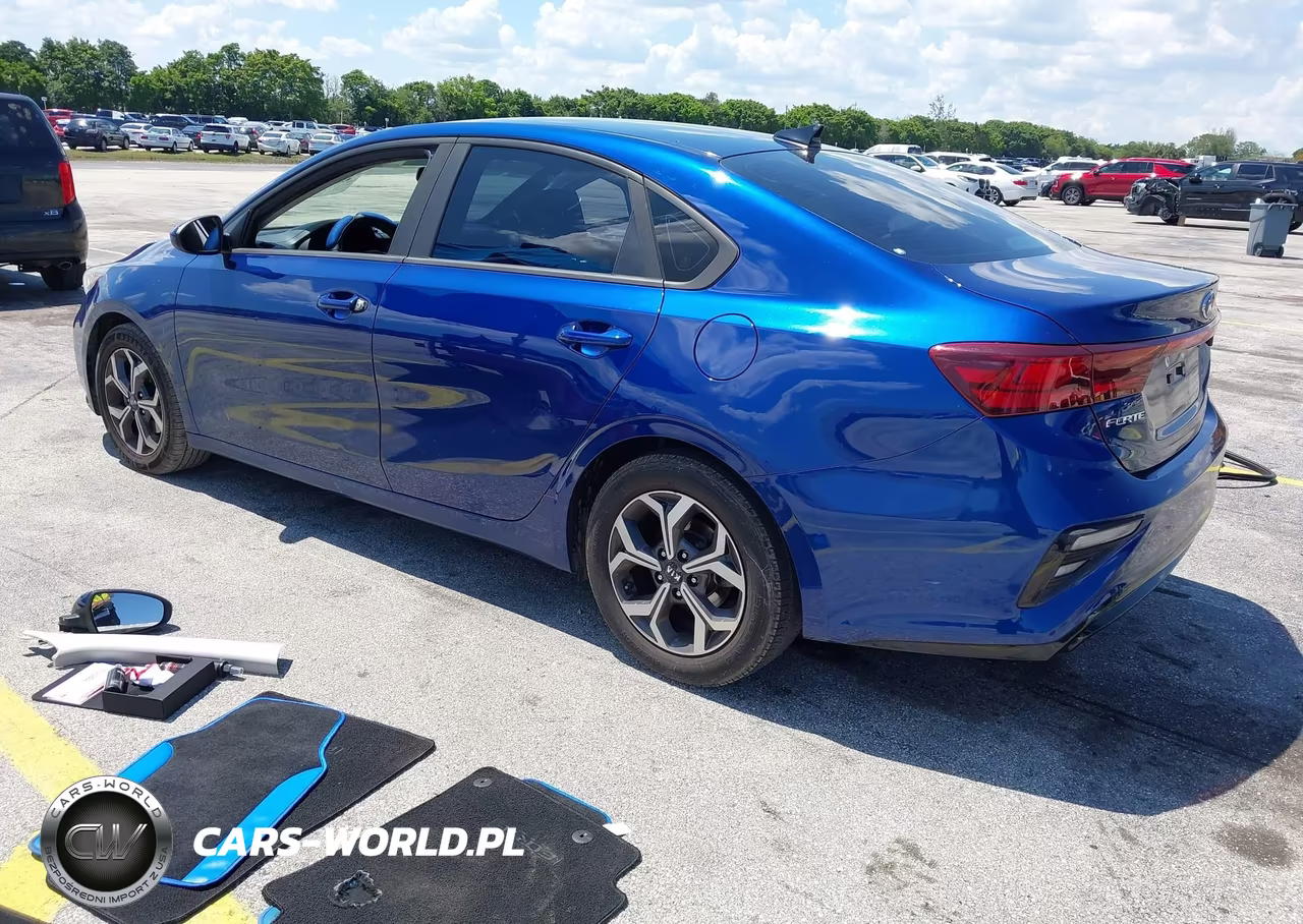 2019 Kia Forte Lxs VIN:3KPF24AD2KE122690 - 3