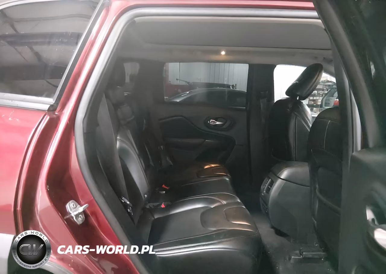 2019 Jeep Cherokee Trailhawk 4X4 VIN:1C4PJMBX4KD183346 - 8