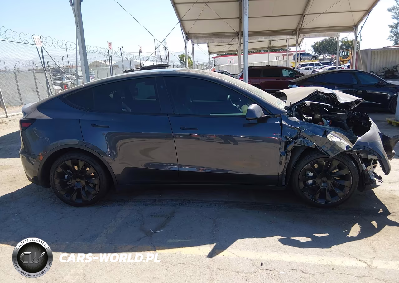 2024 Tesla Model Y Long Range Dual Motor All-Wheel Drive VIN:7SAYGDEE8RA237067 - 14