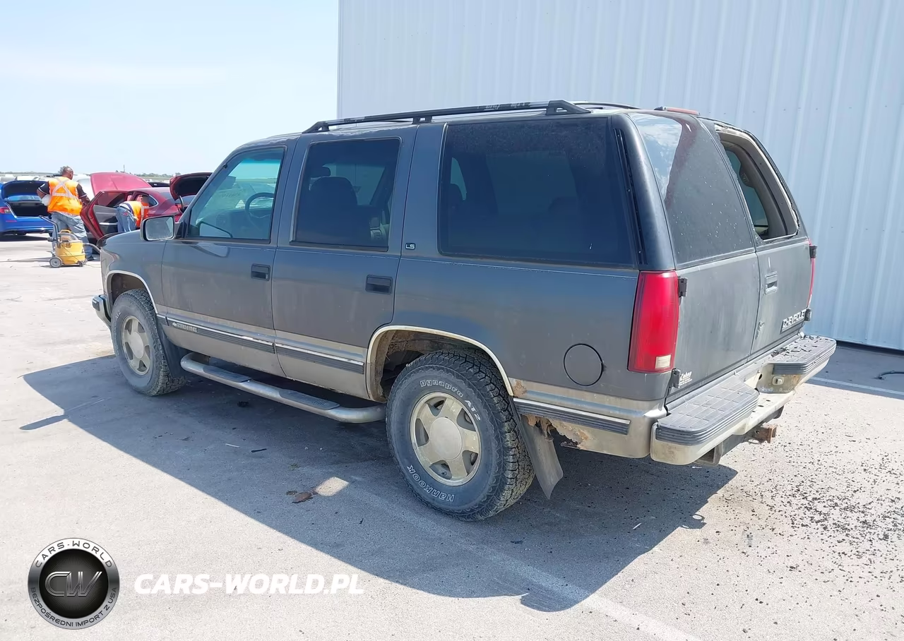 1999 Chevrolet Tahoe Ls VIN:1GNEK13R2XJ363220 - 3