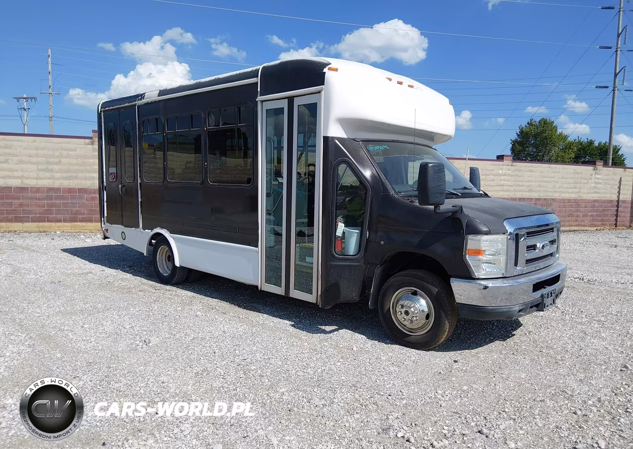 2015 Ford E-350 Cutaway