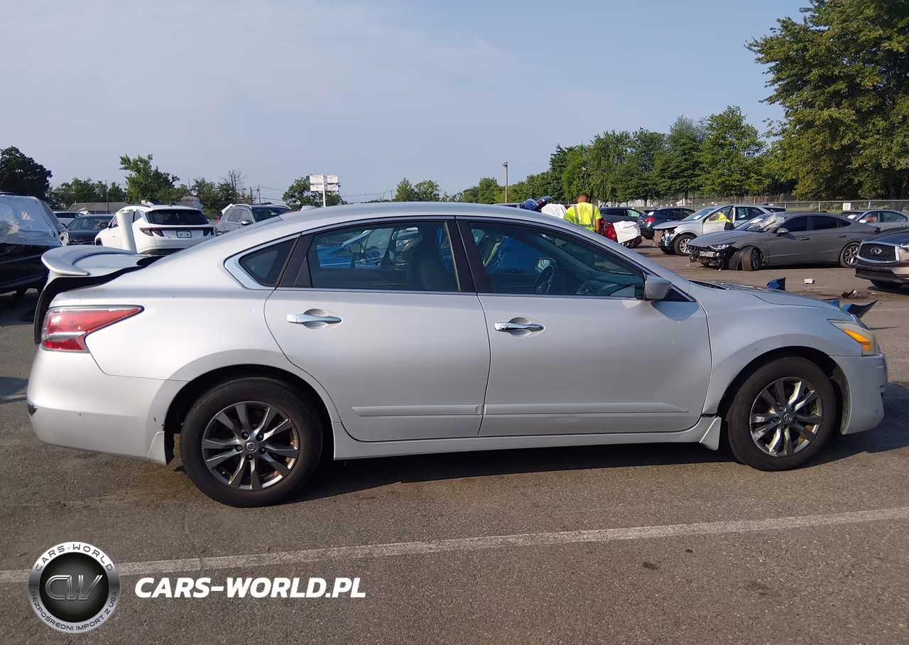2015 Nissan Altima 2.5 S VIN:1N4AL3AP5FN377403 - 13