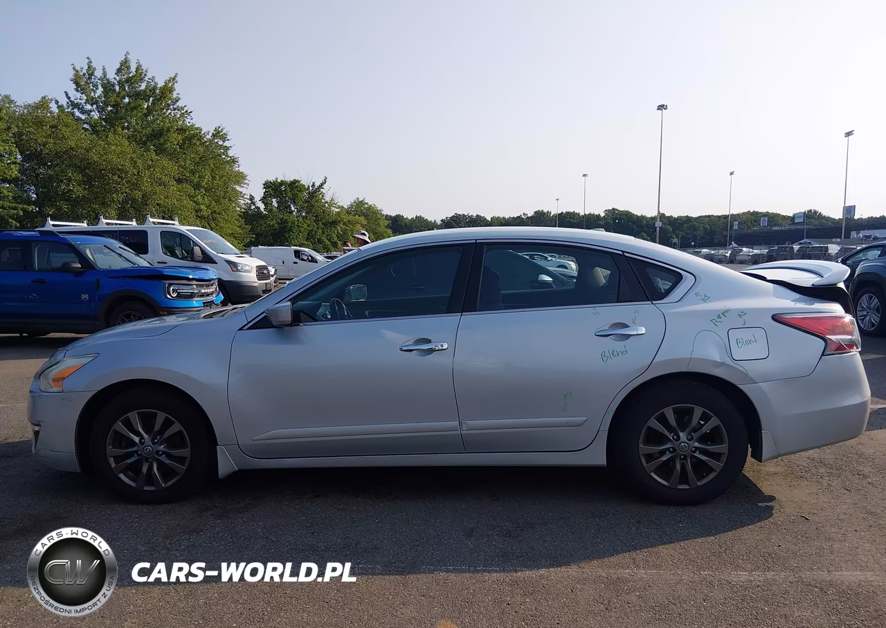 2015 Nissan Altima 2.5 S VIN:1N4AL3AP5FN377403 - 14