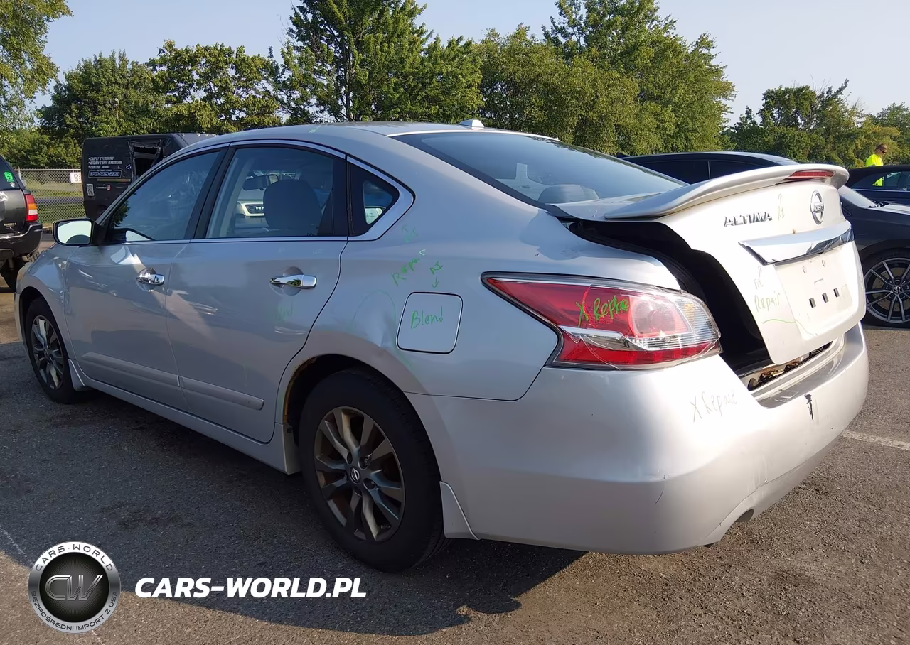 2015 Nissan Altima 2.5 S VIN:1N4AL3AP5FN377403 - 3