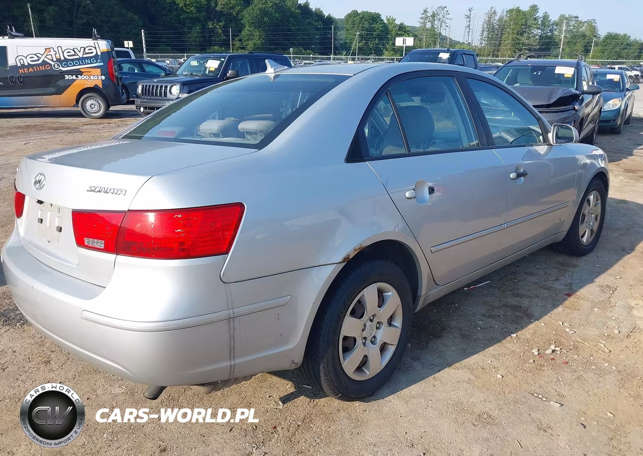 2010 Hyundai Sonata Gls VIN:5NPET4AC3AH590647 - 4