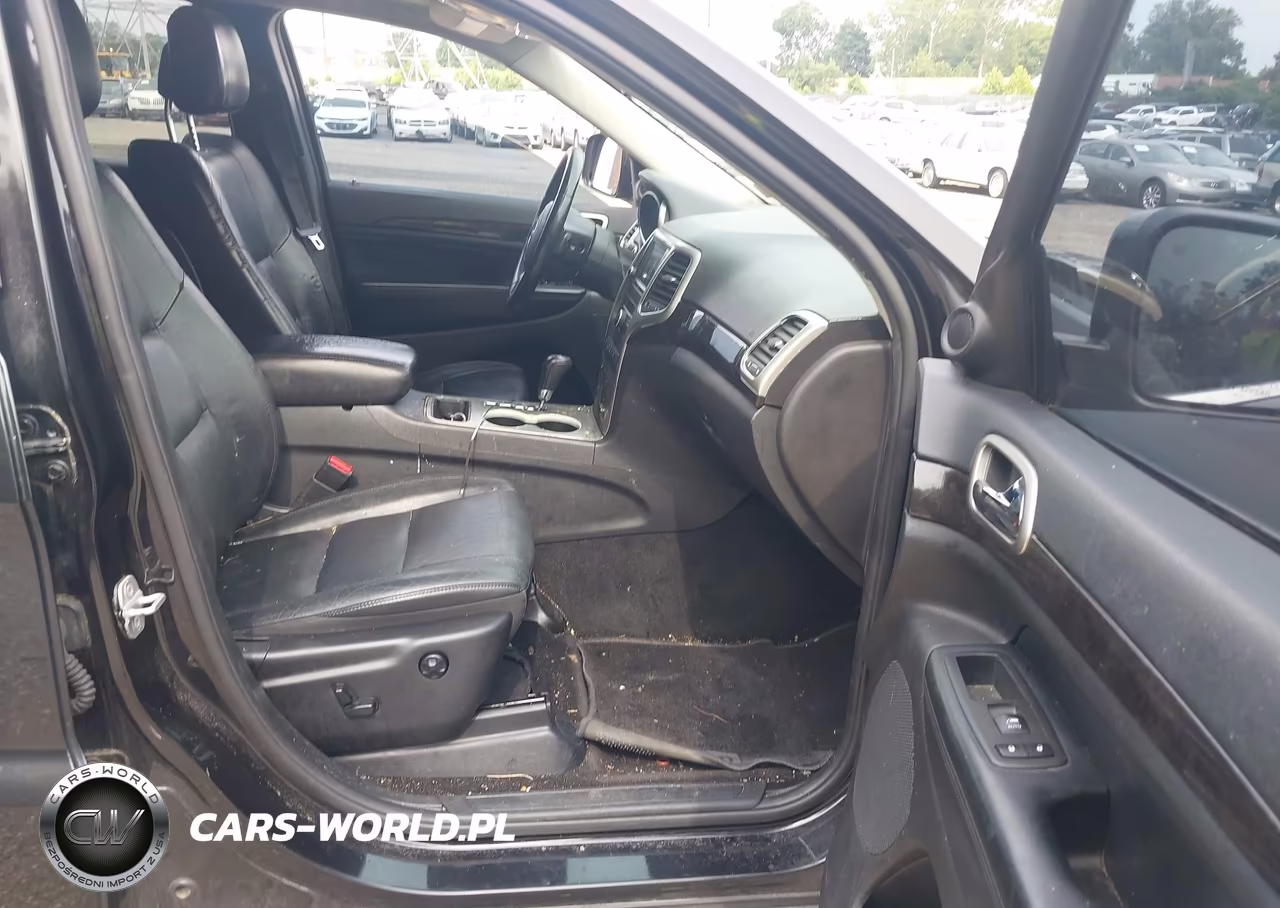 2012 Jeep Grand Cherokee Laredo VIN:1C4RJFAG1CC352977 - 5
