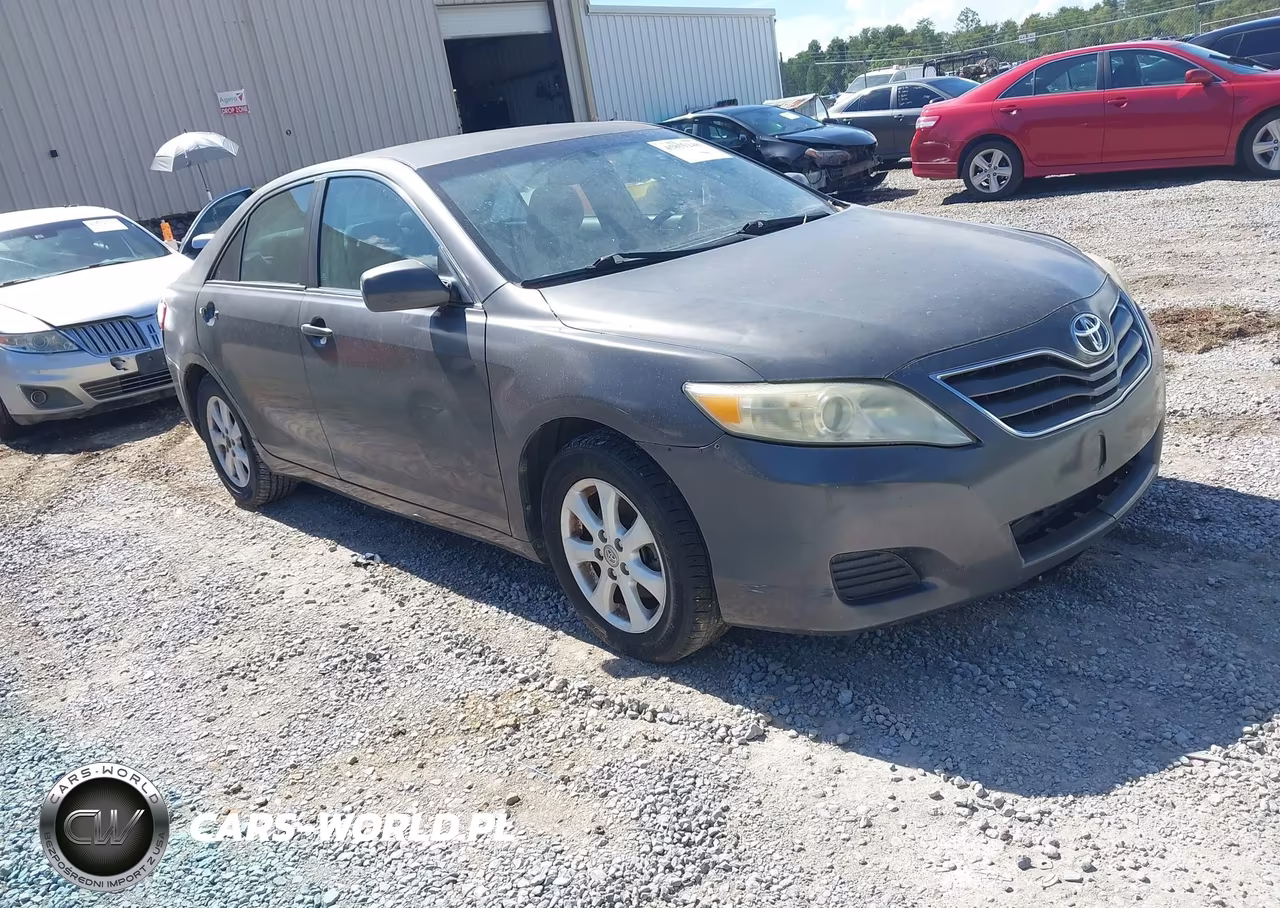 2011 Toyota Camry Le – zdjęcie 1 z 11