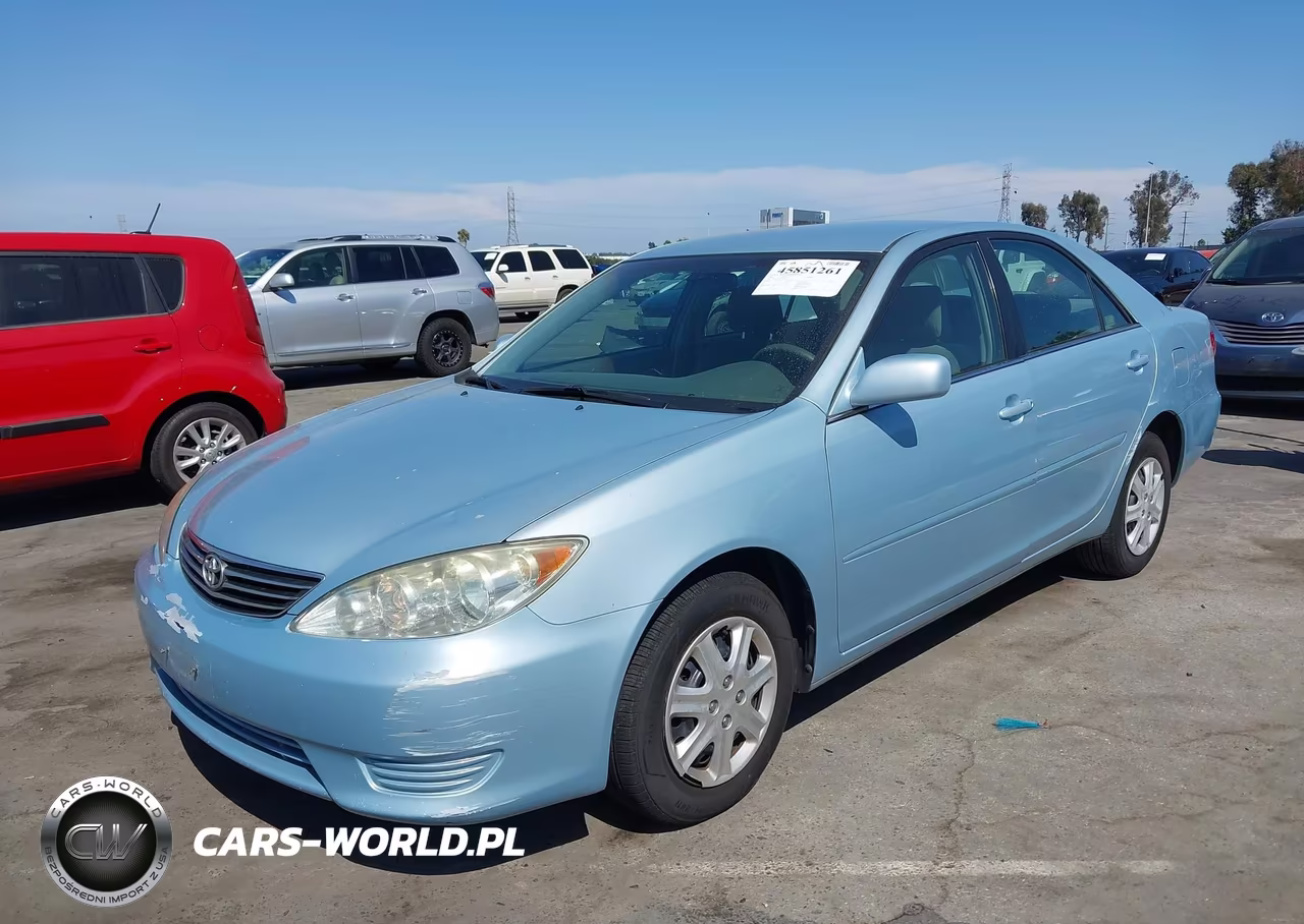 2005 Toyota Camry Le VIN:4T1BE32K45U977745 - 2