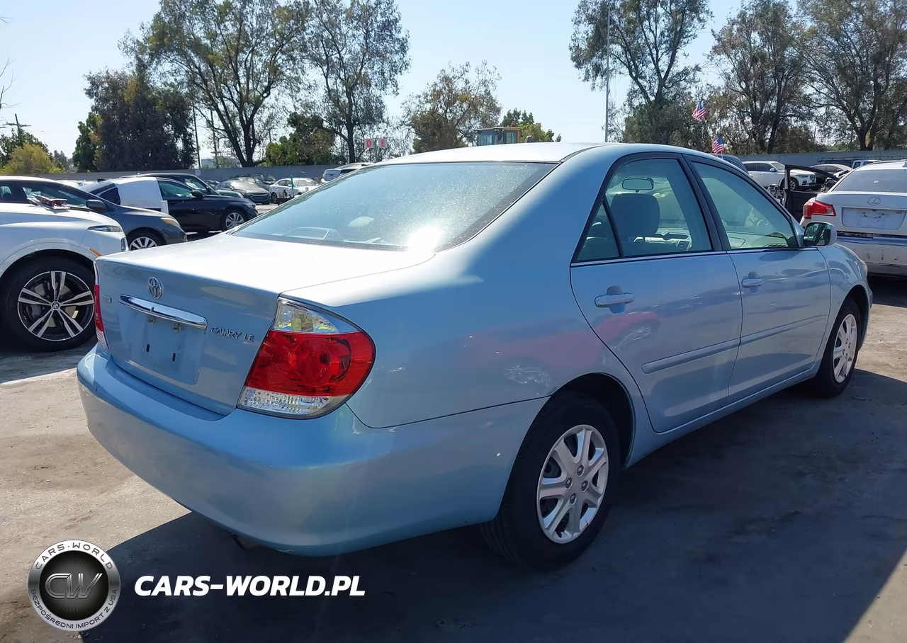 2005 Toyota Camry Le VIN:4T1BE32K45U977745 - 4