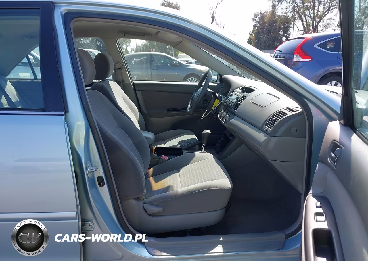 2005 Toyota Camry Le VIN:4T1BE32K45U977745 - 5
