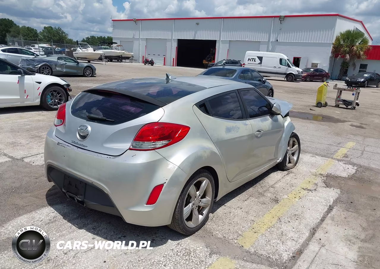 2012 Hyundai Veloster Base W-Gray VIN:KMHTC6AD0CU044114 - 4