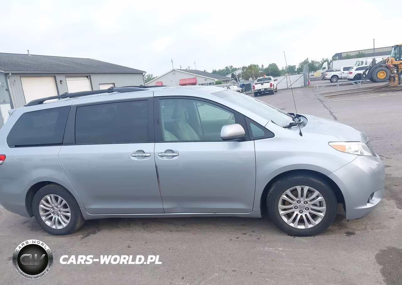 2013 Toyota Sienna Xle V6 8 Passenger VIN:5TDYK3DC2DS371411 - 13