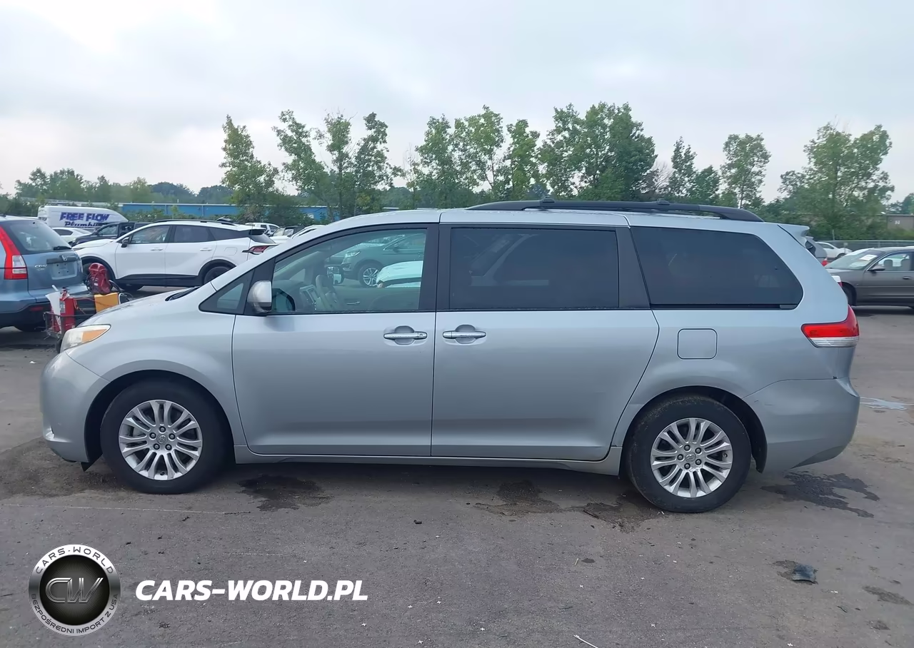 2013 Toyota Sienna Xle V6 8 Passenger VIN:5TDYK3DC2DS371411 - 14