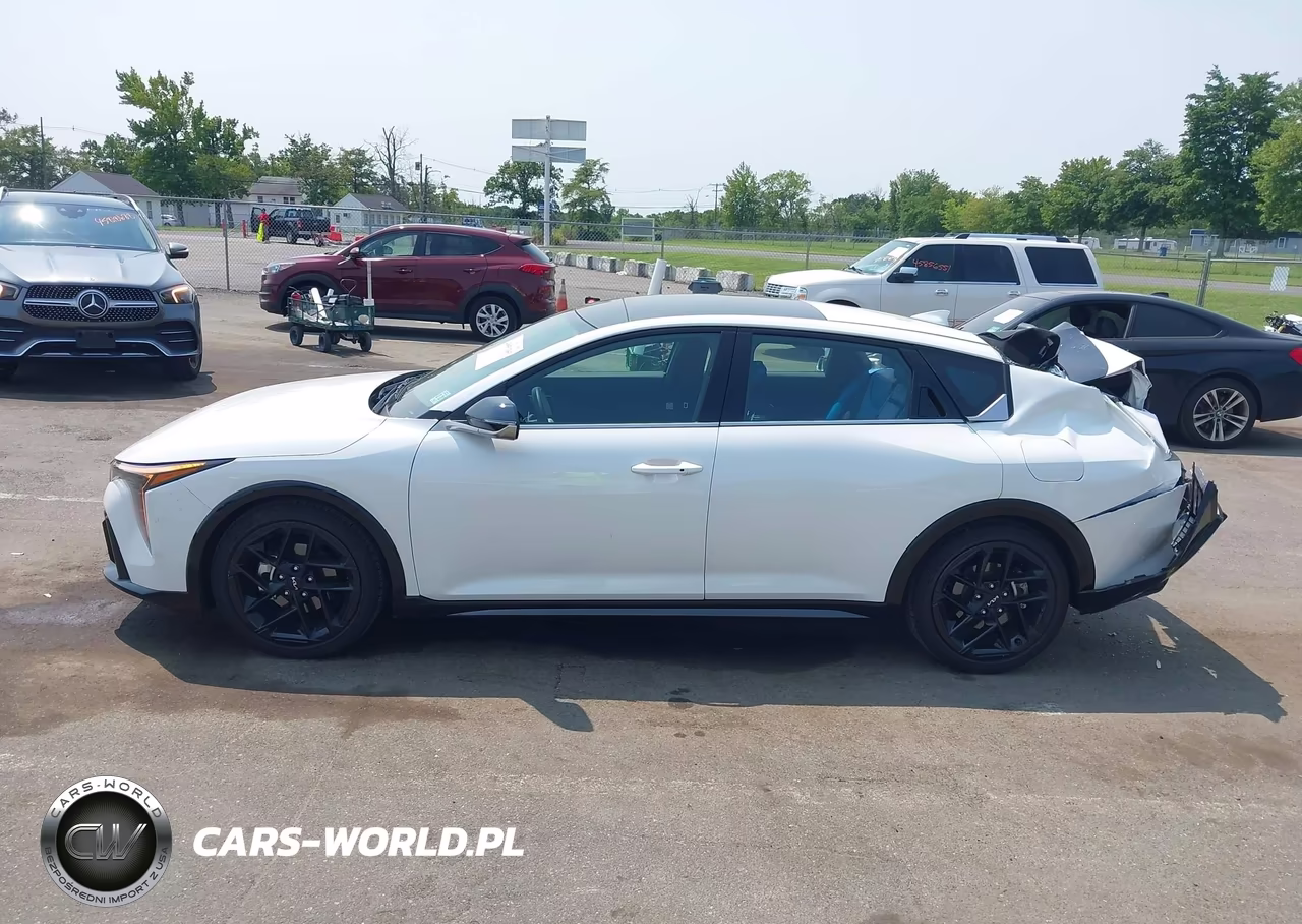 2025 Kia K4 Gt-Line VIN:3KPFW4DE2SE180033 - 14