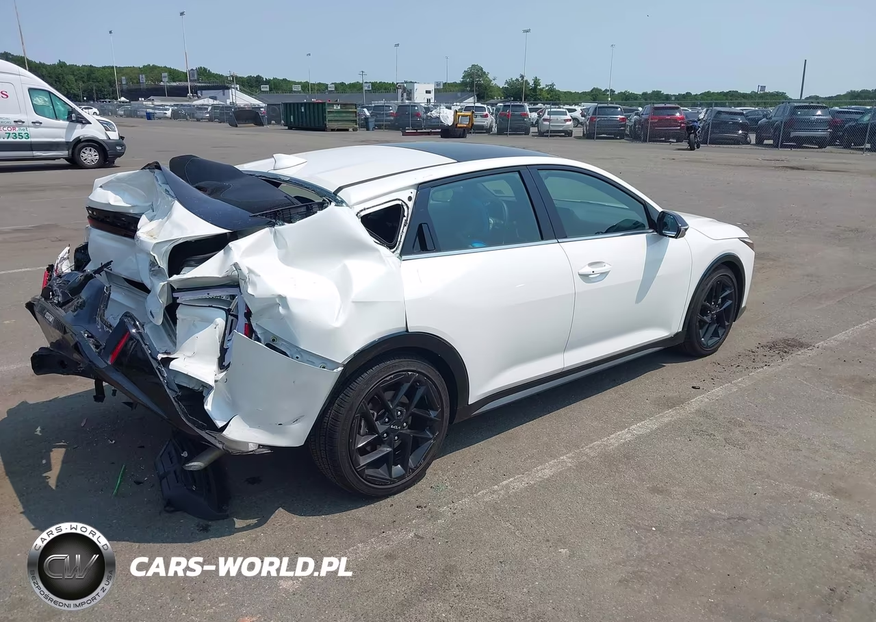 2025 Kia K4 Gt-Line VIN:3KPFW4DE2SE180033 - 4