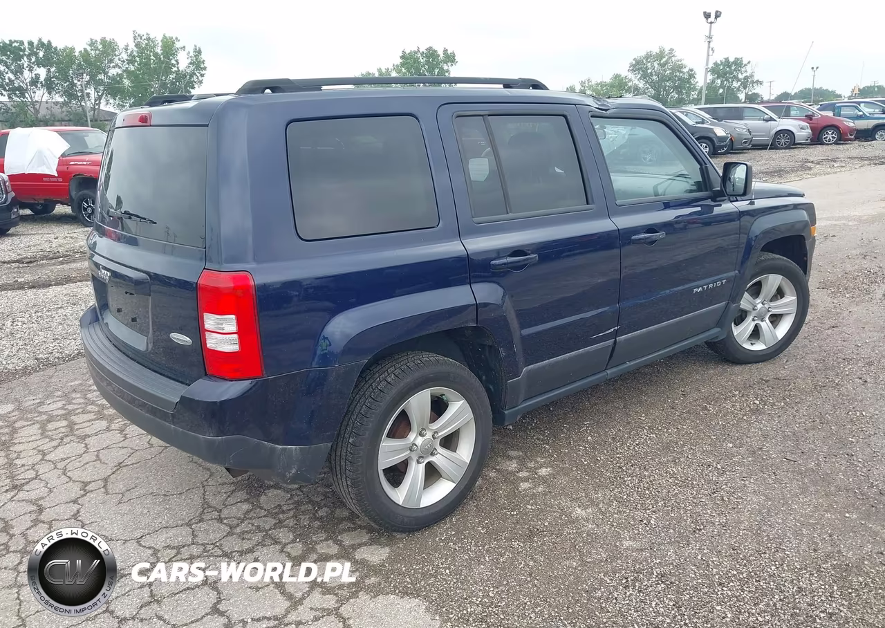 2013 Jeep Patriot Latitude VIN:1C4NJPFB1DD191334 - 4