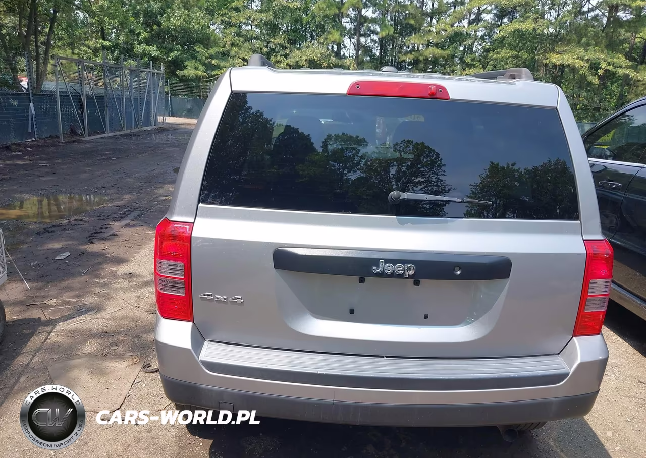 2016 Jeep Patriot Sport VIN:1C4NJRBB6GD500947 - 16