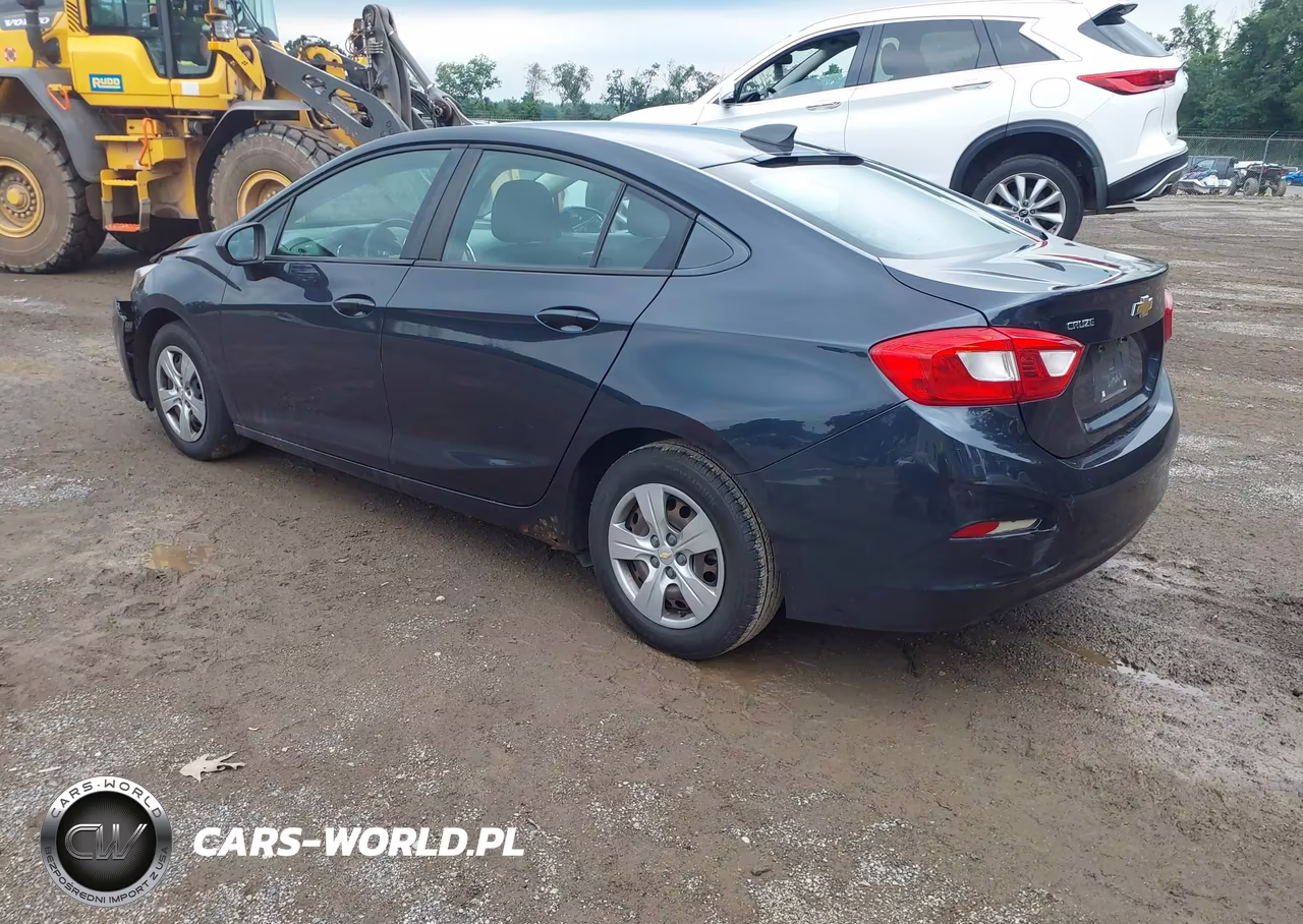 2016 Chevrolet Cruze Ls Auto VIN:1G1BC5SM8G7246673 - 3