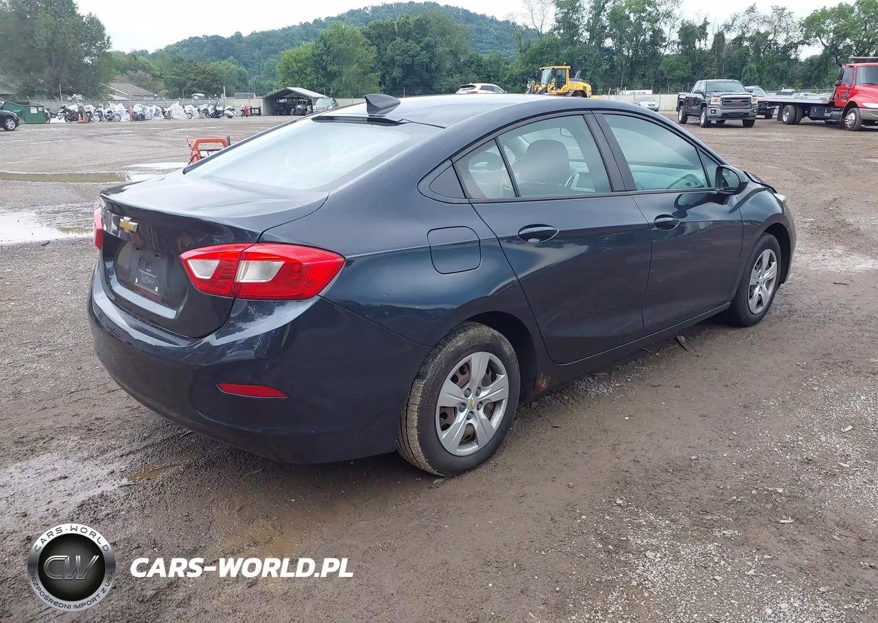 2016 Chevrolet Cruze Ls Auto VIN:1G1BC5SM8G7246673 - 4