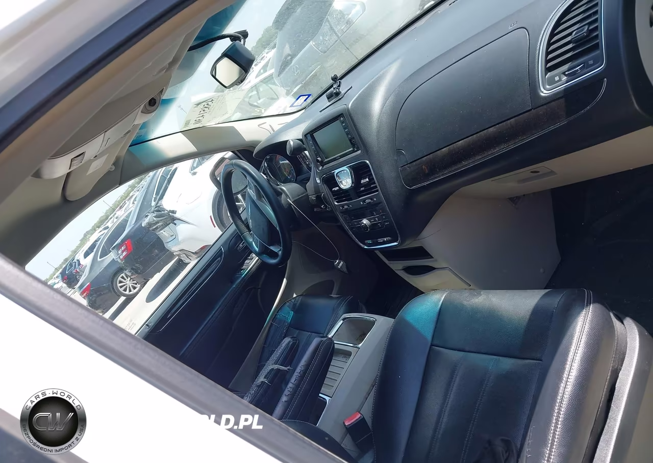 2014 Chrysler Town & Country Touring VIN:2C4RC1BGXER363806 - 5